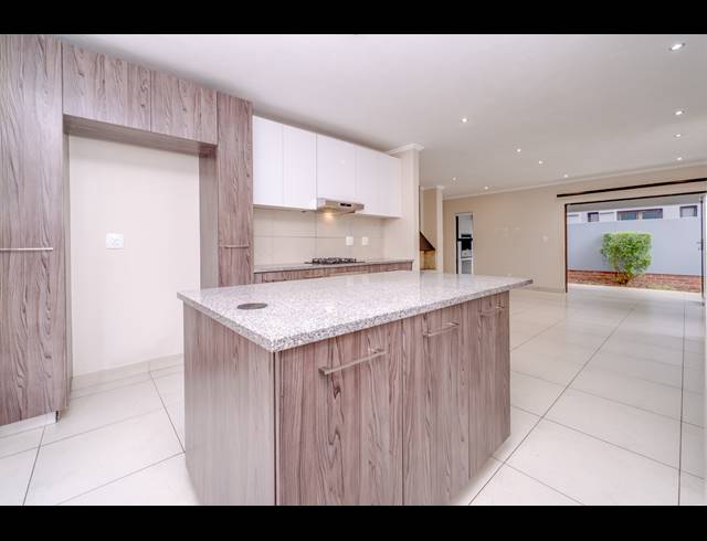 4 BEDROOM HOUSE FOR SALE IN BRYANSTON